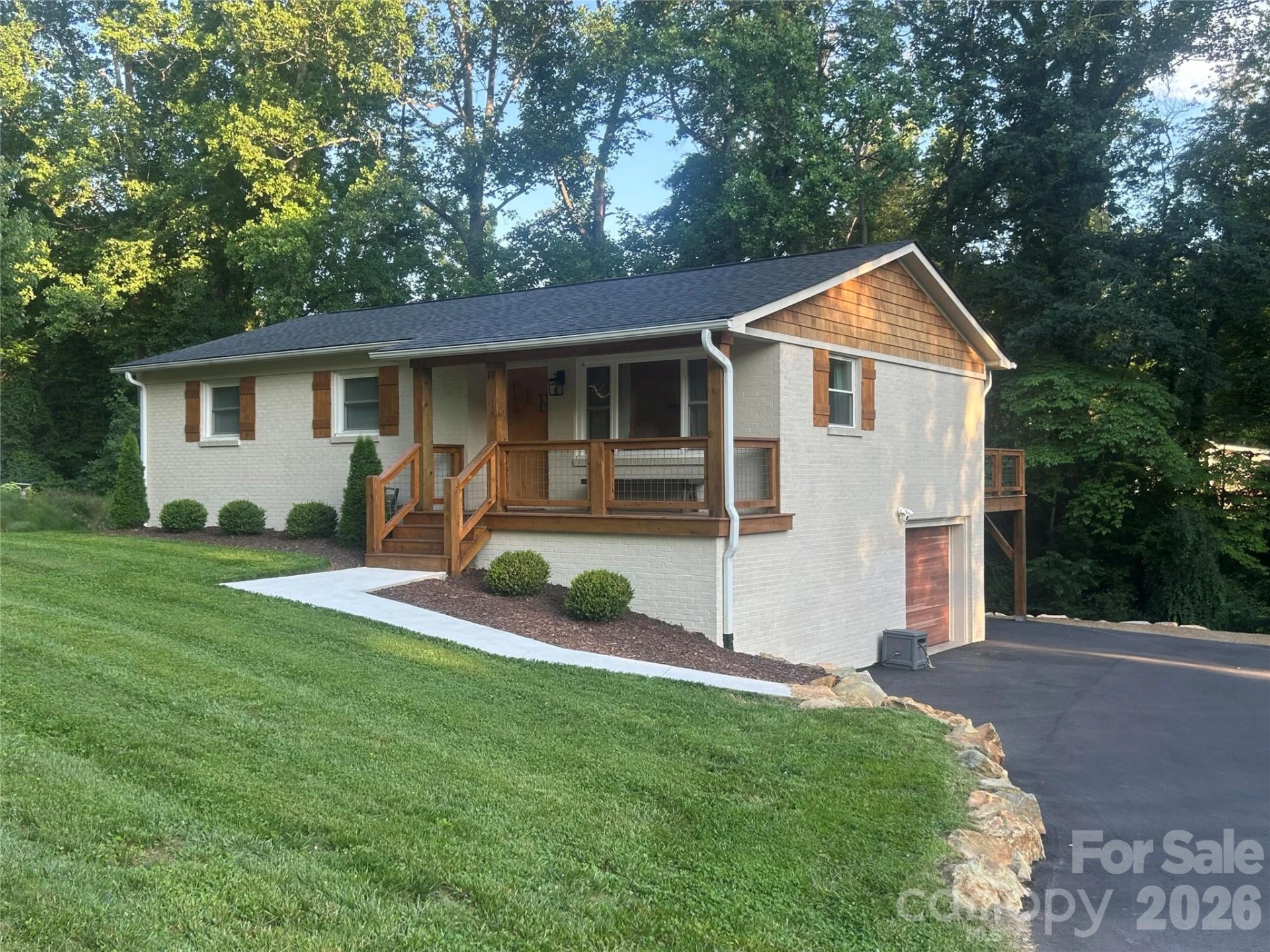 10 Oakwood Drive - Photo 2
