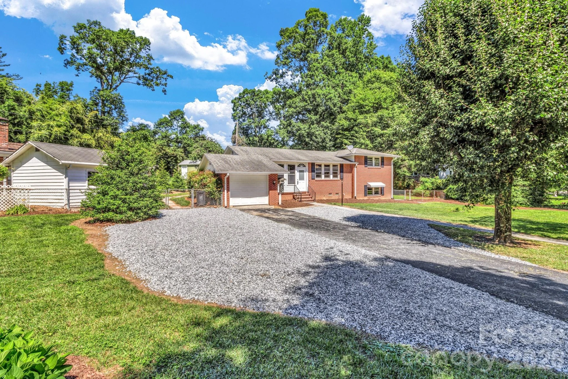 907 Blue Ridge Road - Photo 3