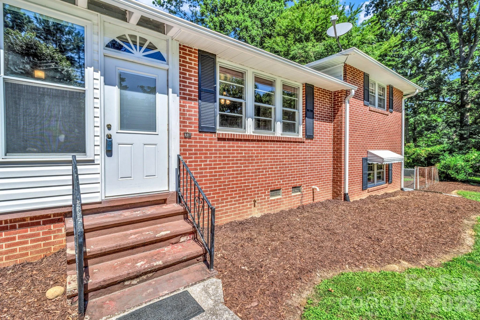 907 Blue Ridge Road - Photo 7
