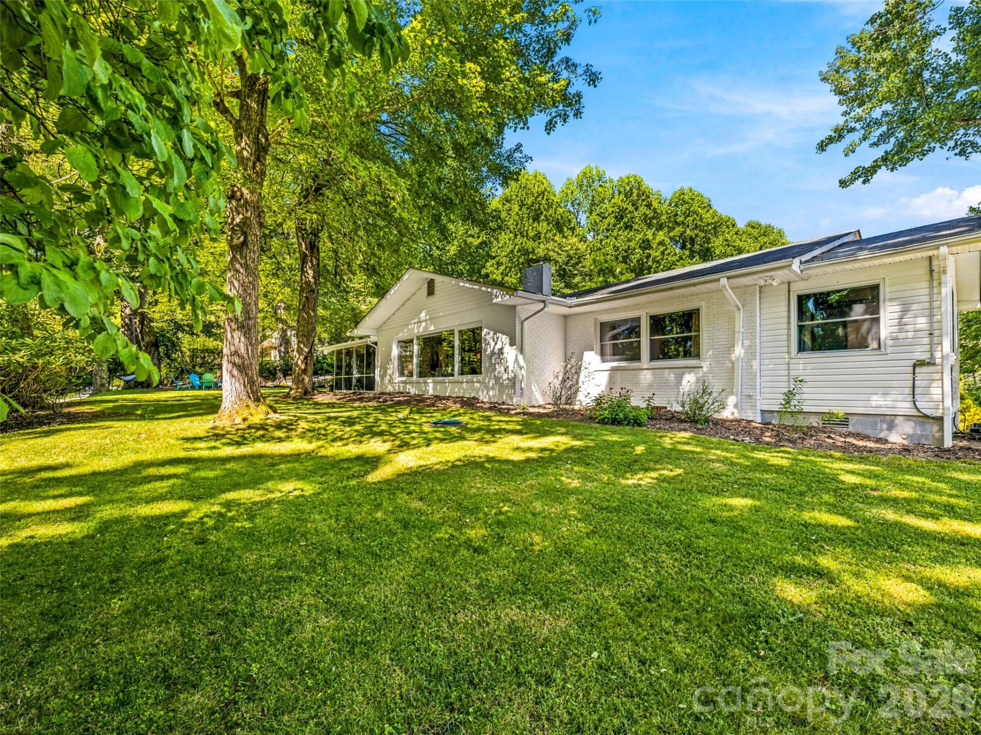 106 Skyway Drive - Photo 2