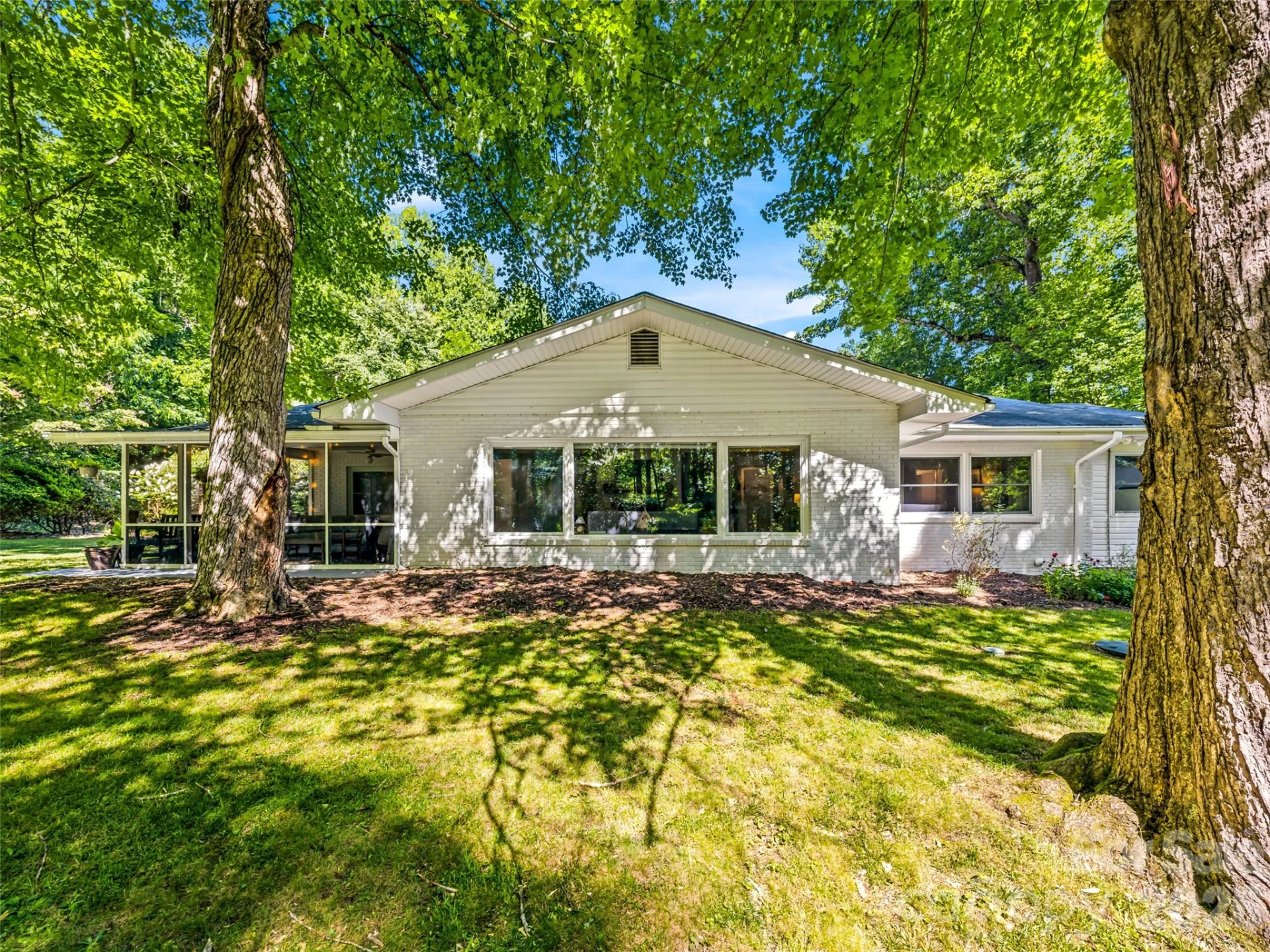 106 Skyway Drive - Photo 3