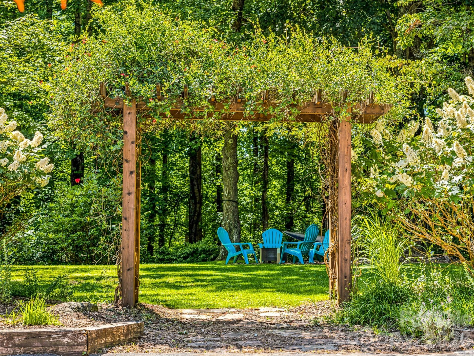 106 Skyway Drive - Photo 8