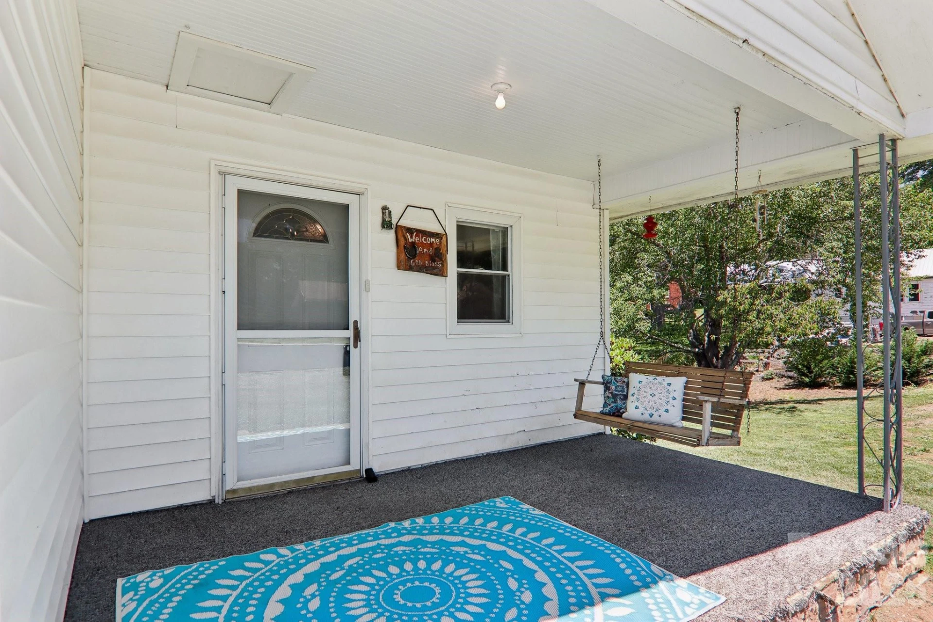 414 Skyline Drive - Photo 2