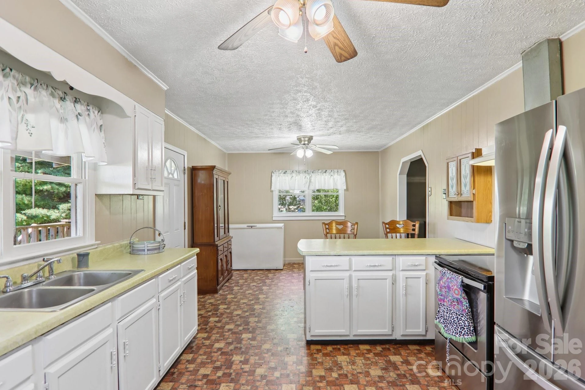 414 Skyline Drive - Photo 12