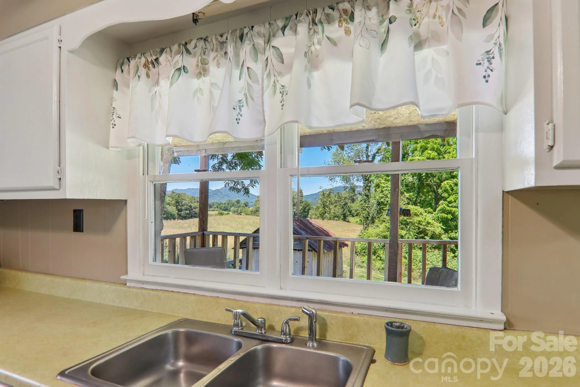 414 Skyline Drive - Photo 14