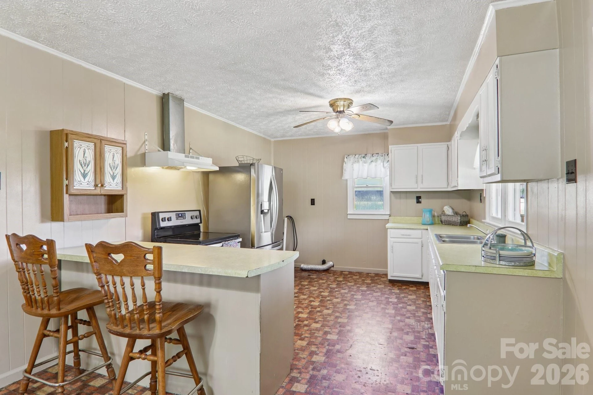414 Skyline Drive - Photo 9