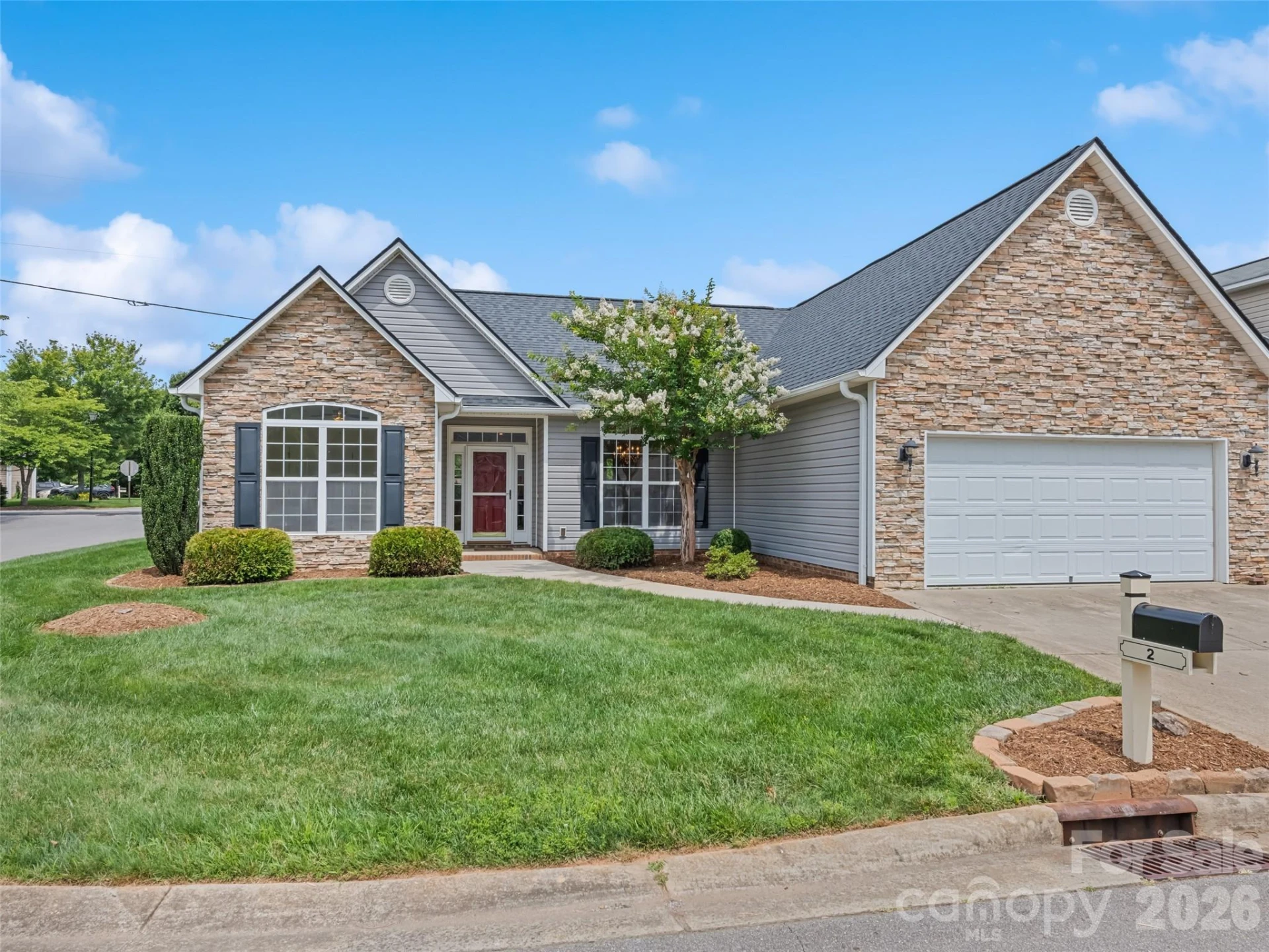 2 Thornwood Court