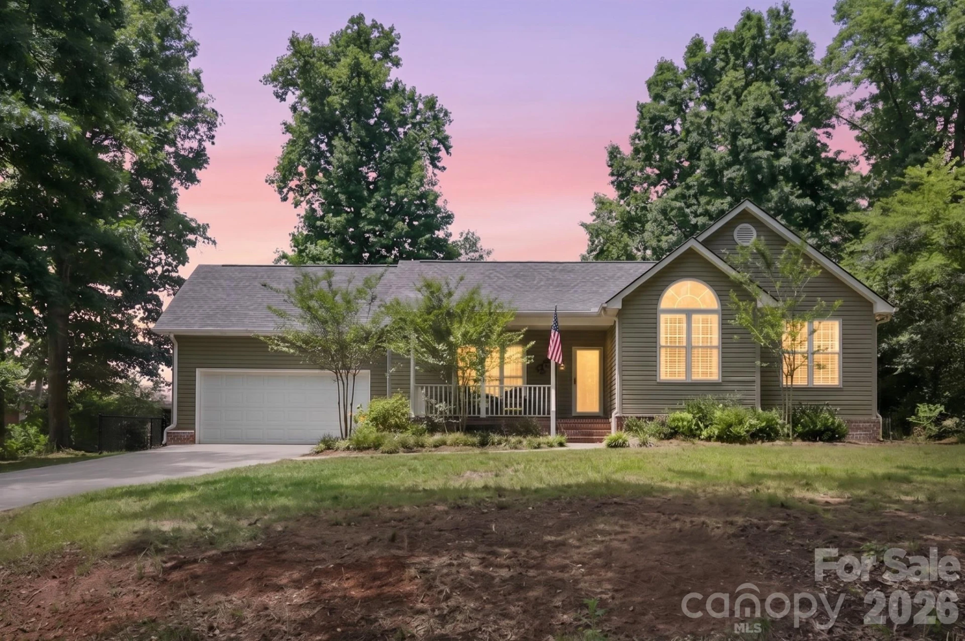 182 Hutchins Drive - Photo 2
