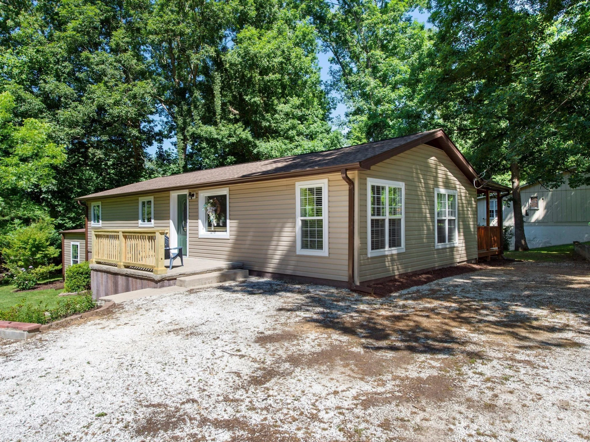 425 Lyndhurst Drive - Photo 21