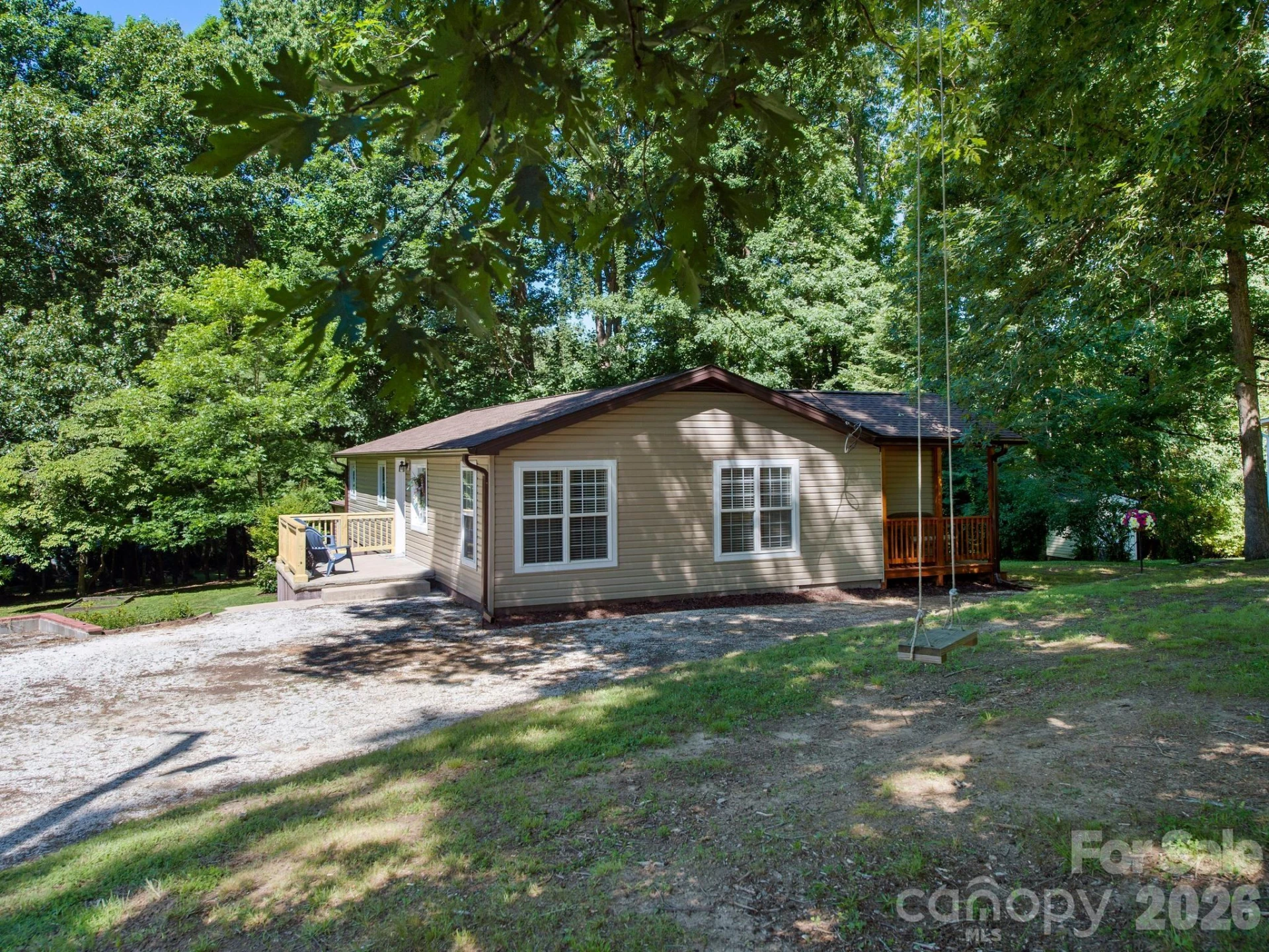 425 Lyndhurst Drive - Photo 4