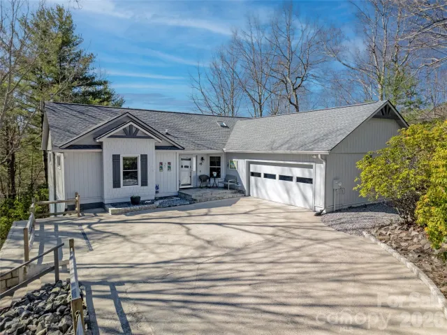 552 Kanasgowa Drive, Brevard, NC, 28712
