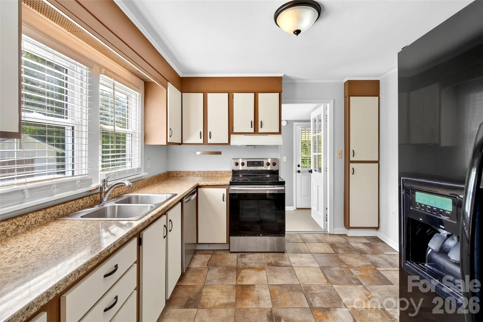 469 Kenilworth Road - Photo 9