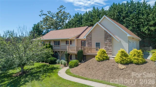 506 Brook Knoll Circle