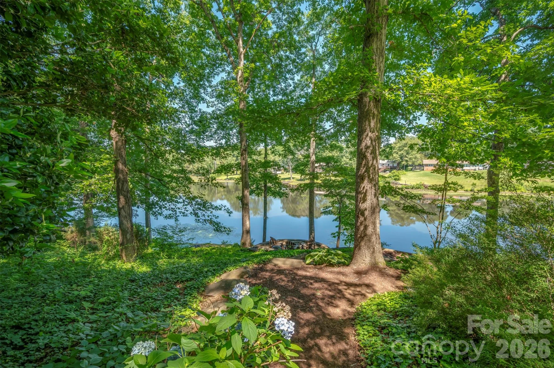 377 Kingswood Drive - Photo 4