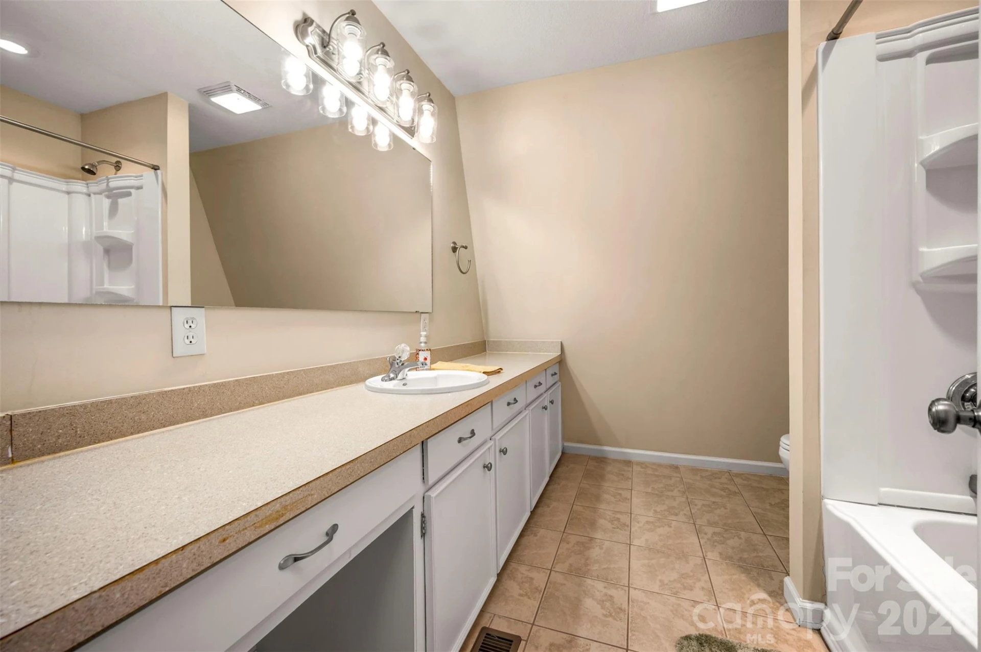 377 Kingswood Drive - Photo 33