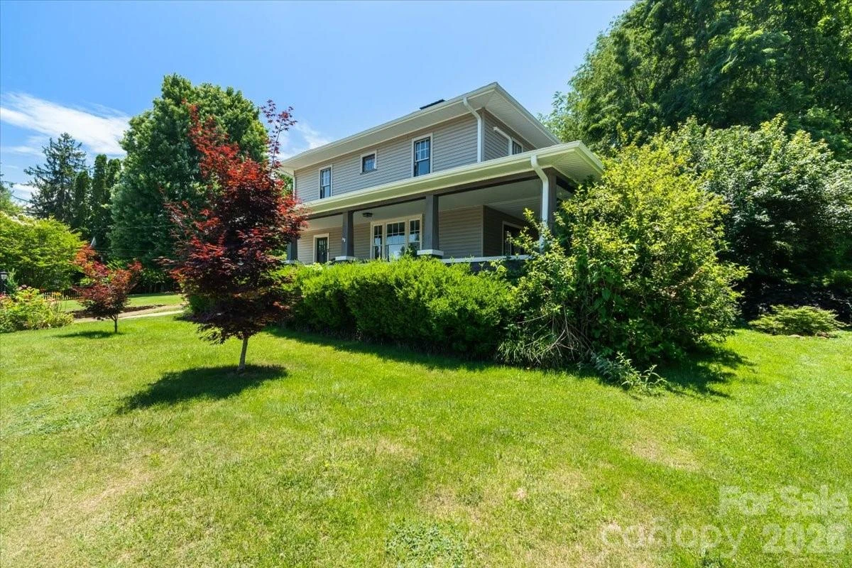 203 Pennsylvania Avenue - Photo 2
