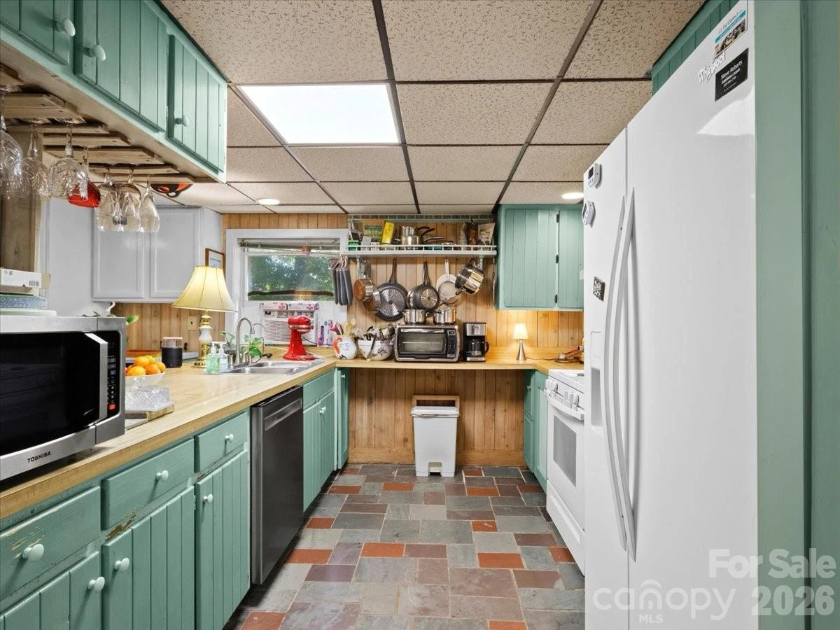 119 Fox Den Road - Photo 17
