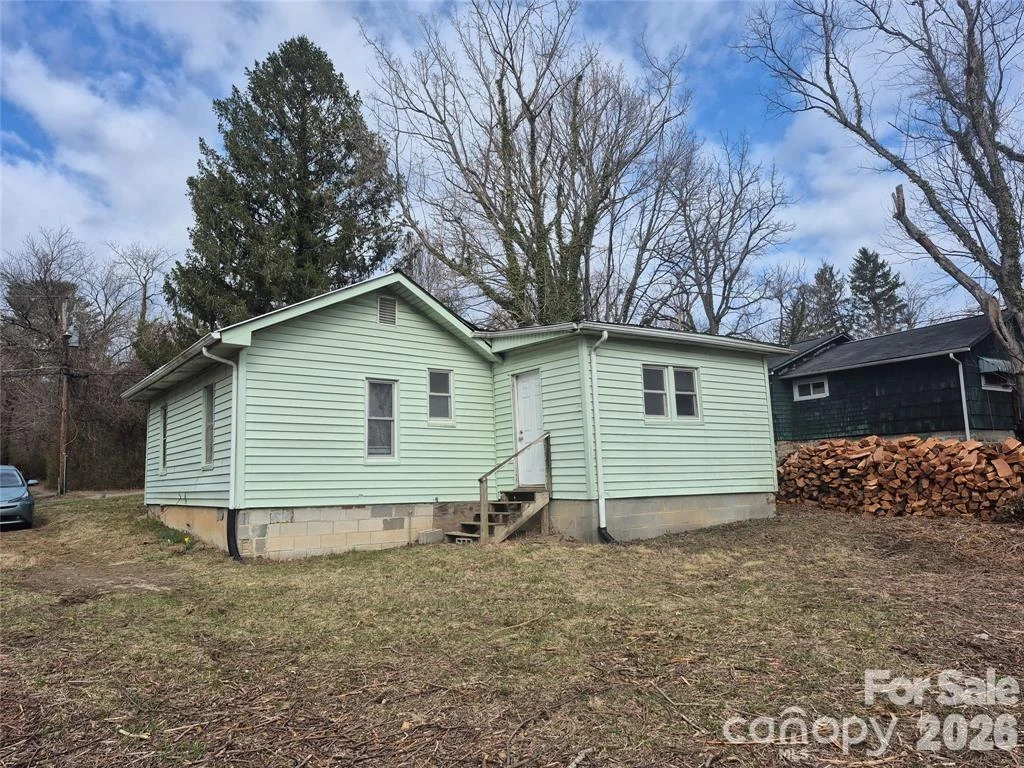 8 White Avenue - Photo 2