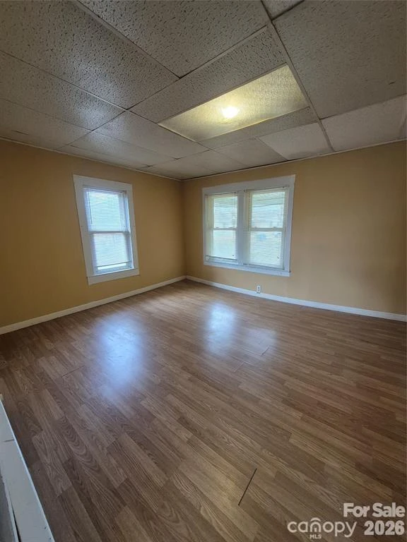 8 White Avenue - Photo 4
