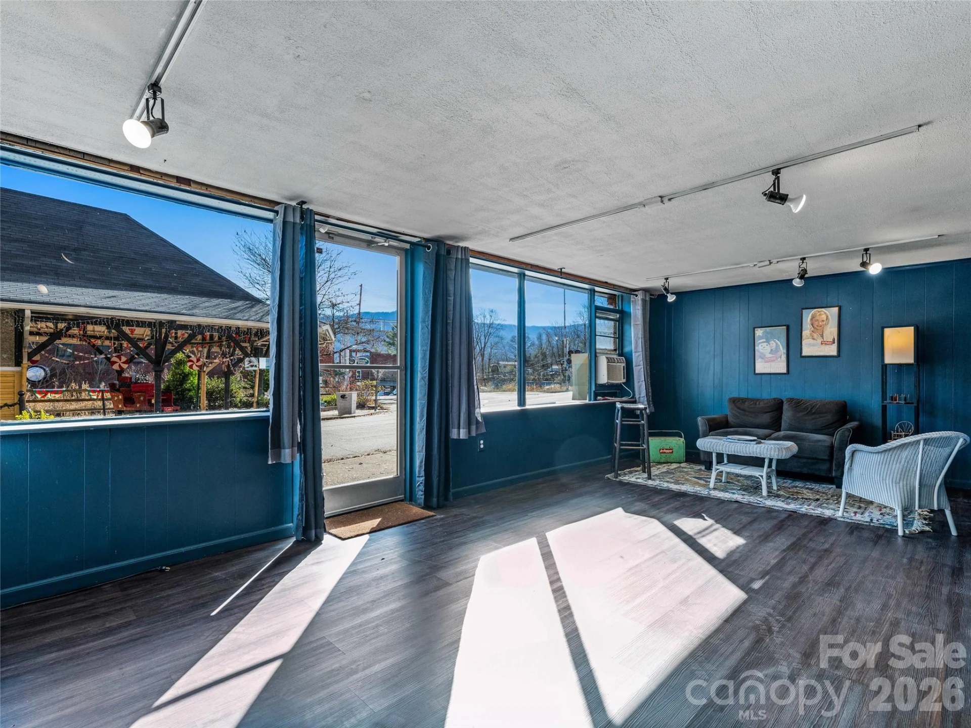 204 Sutton Avenue - Photo 7