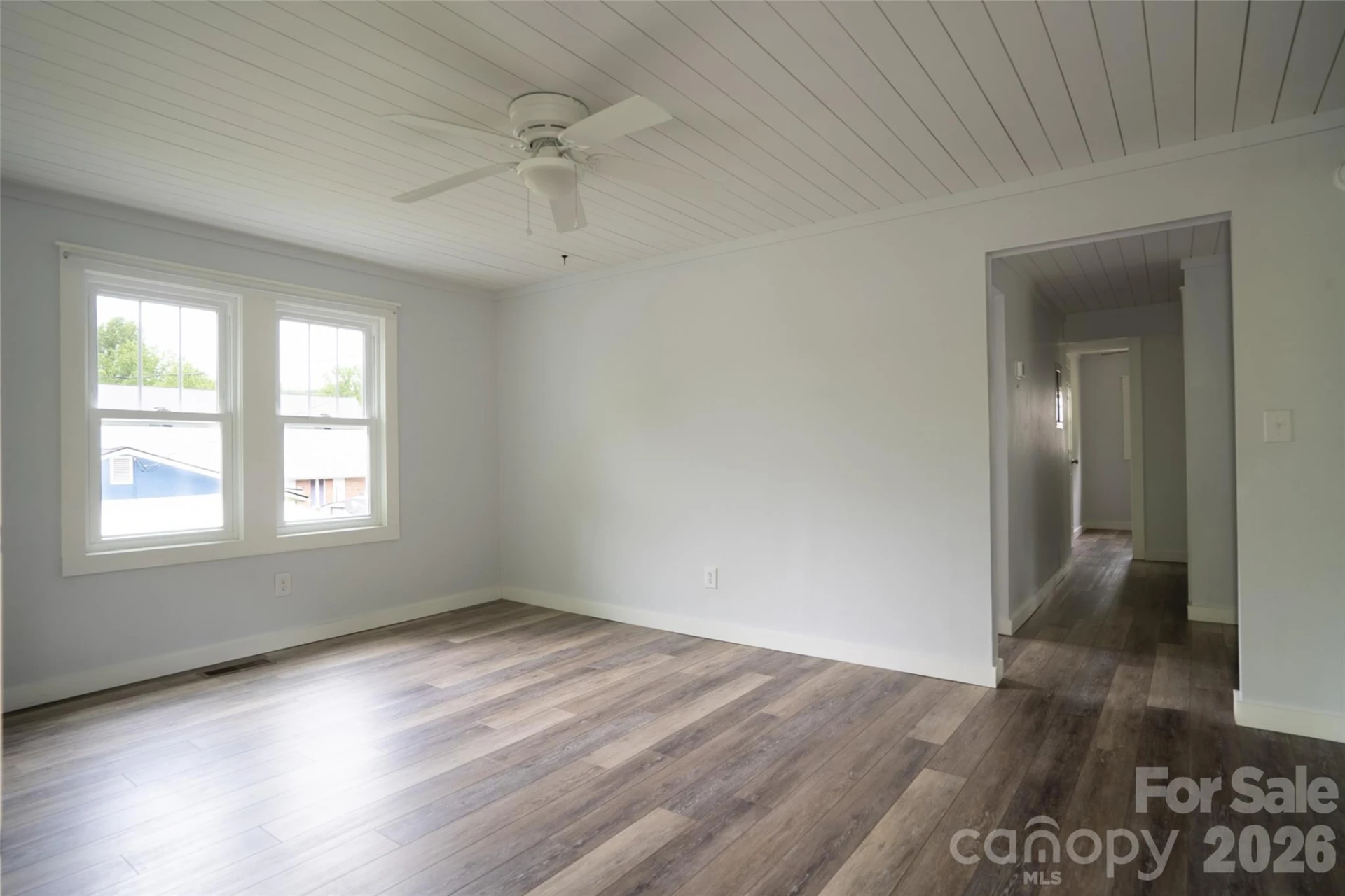 250 Oakdale Street - Photo 3