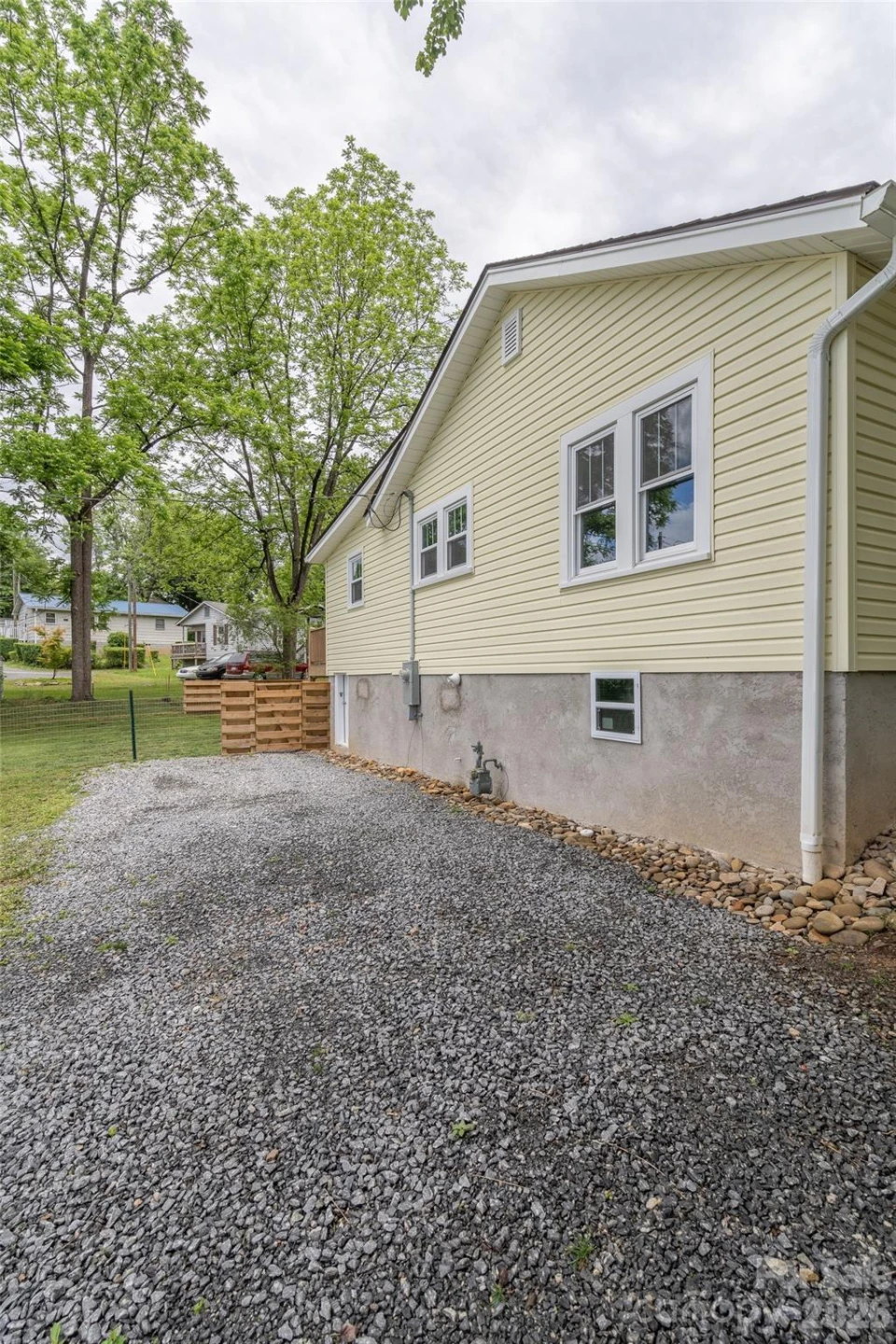 250 Oakdale Street - Photo 28