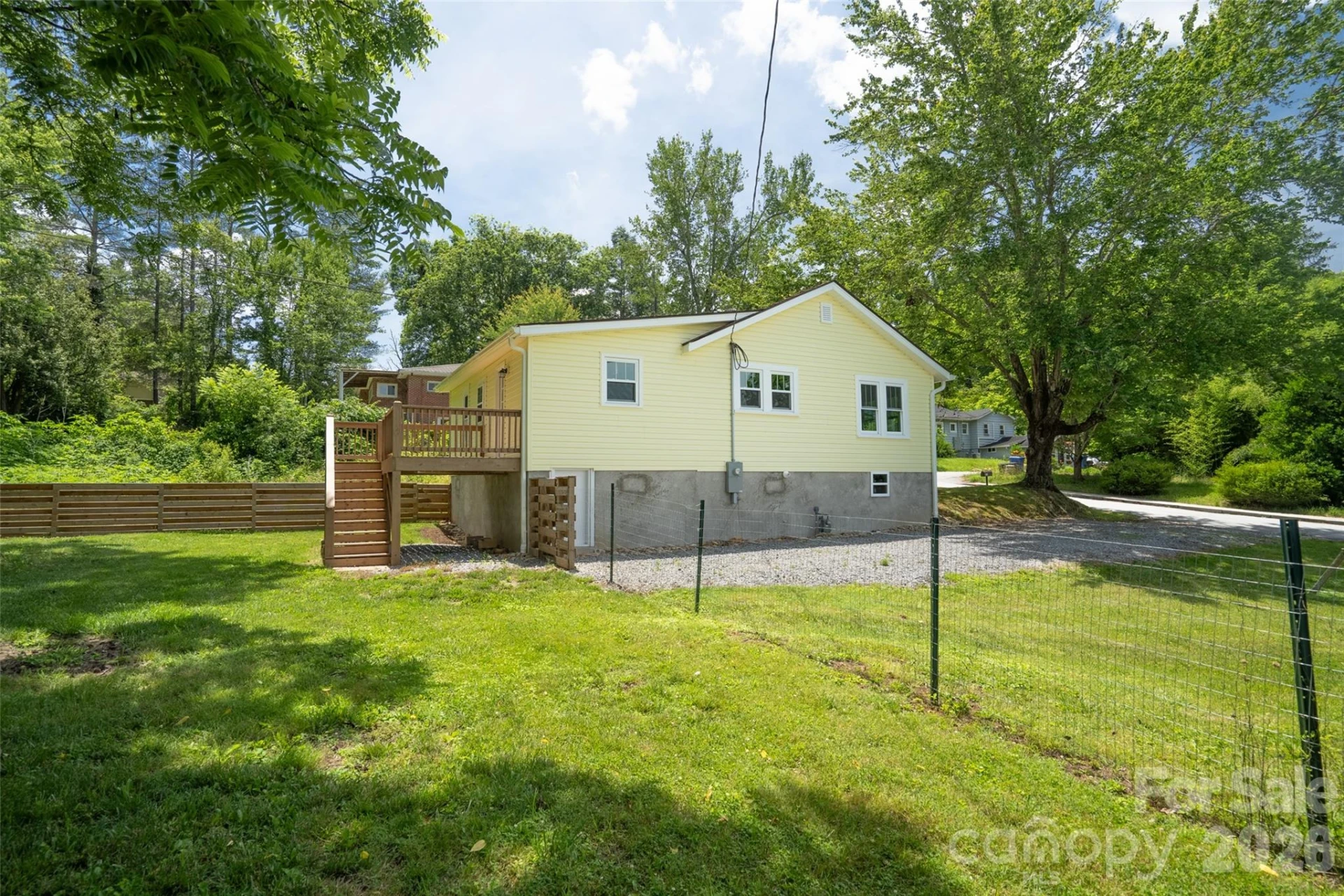 250 Oakdale Street - Photo 30
