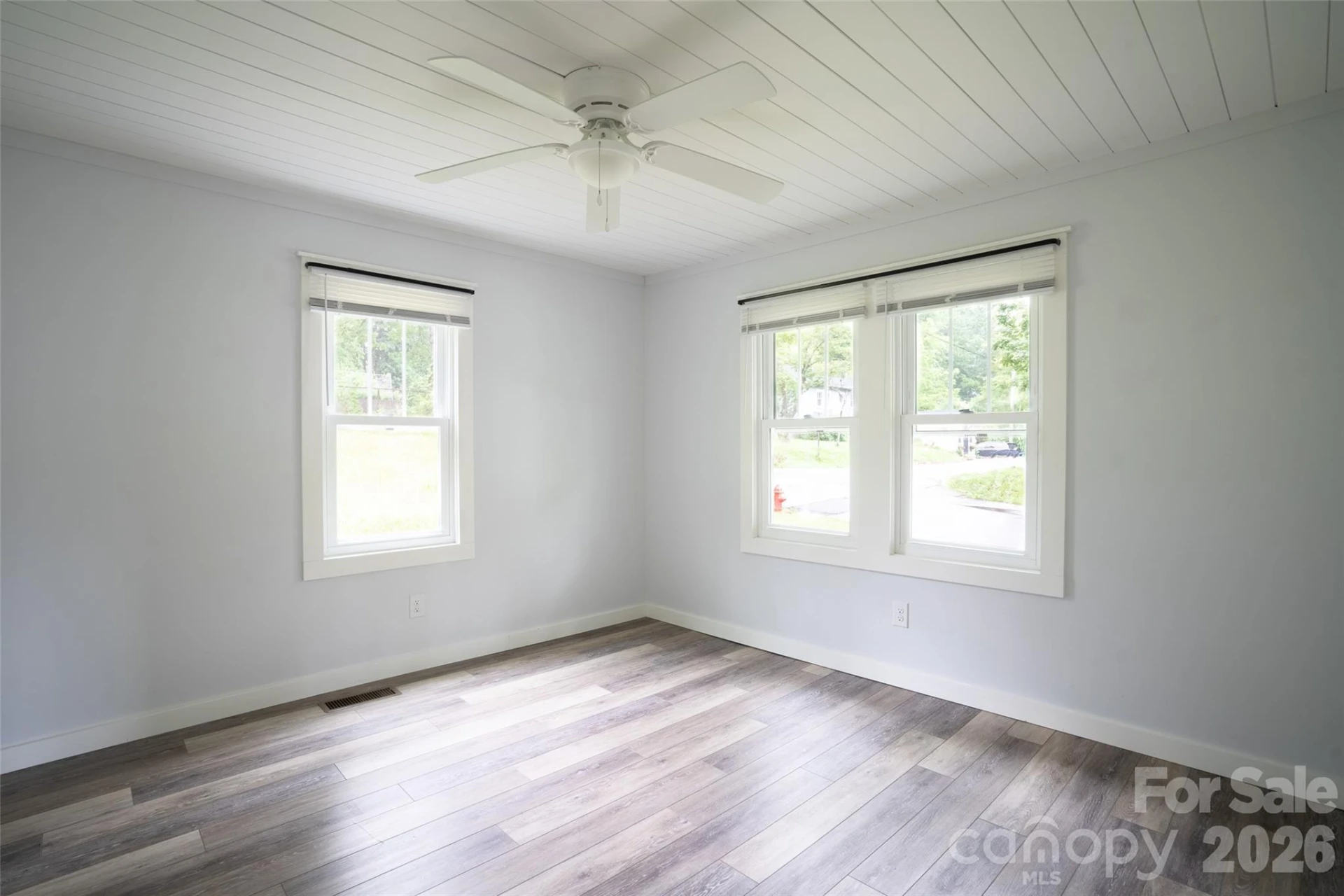 250 Oakdale Street - Photo 4