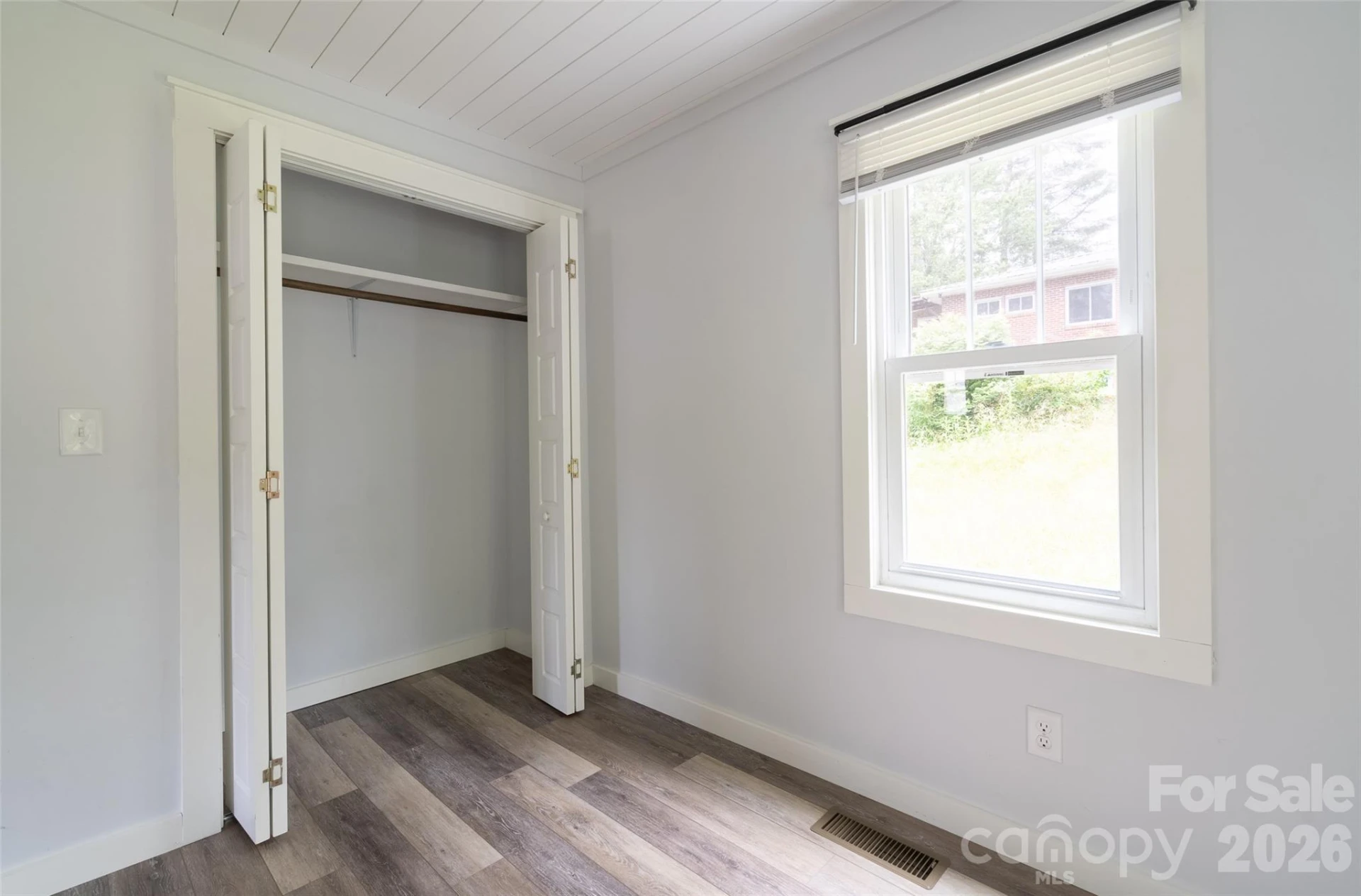 250 Oakdale Street - Photo 6