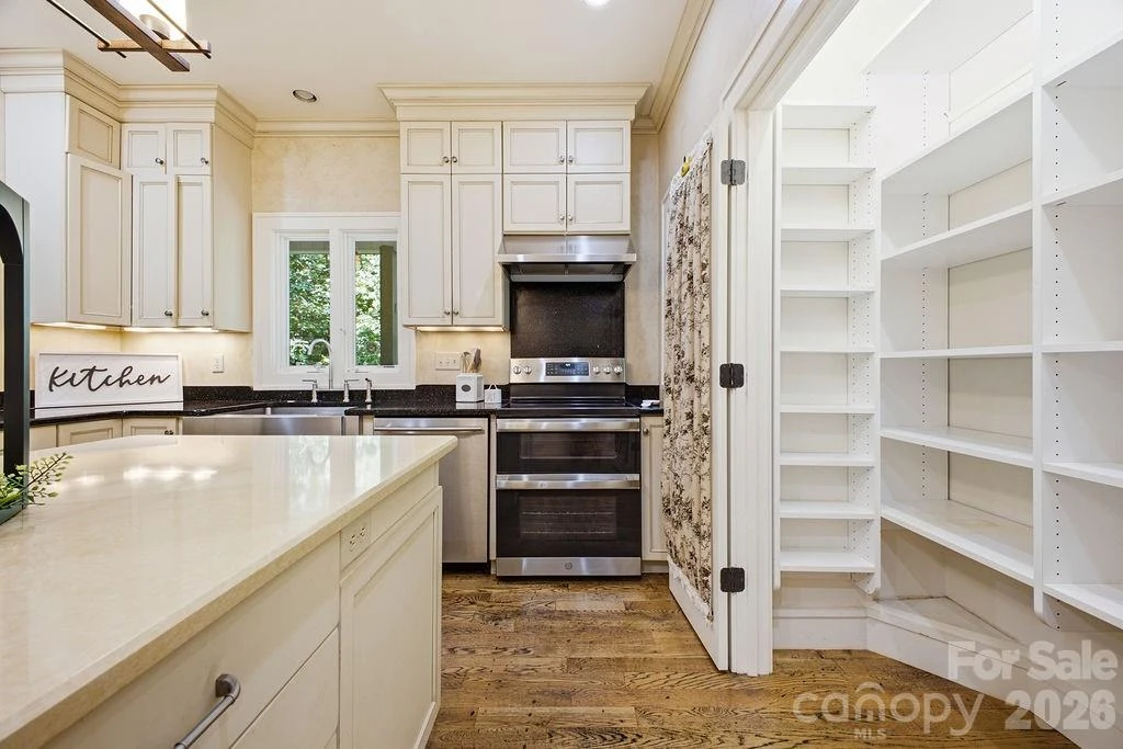 2204 Cumming Woods Lane - Photo 12