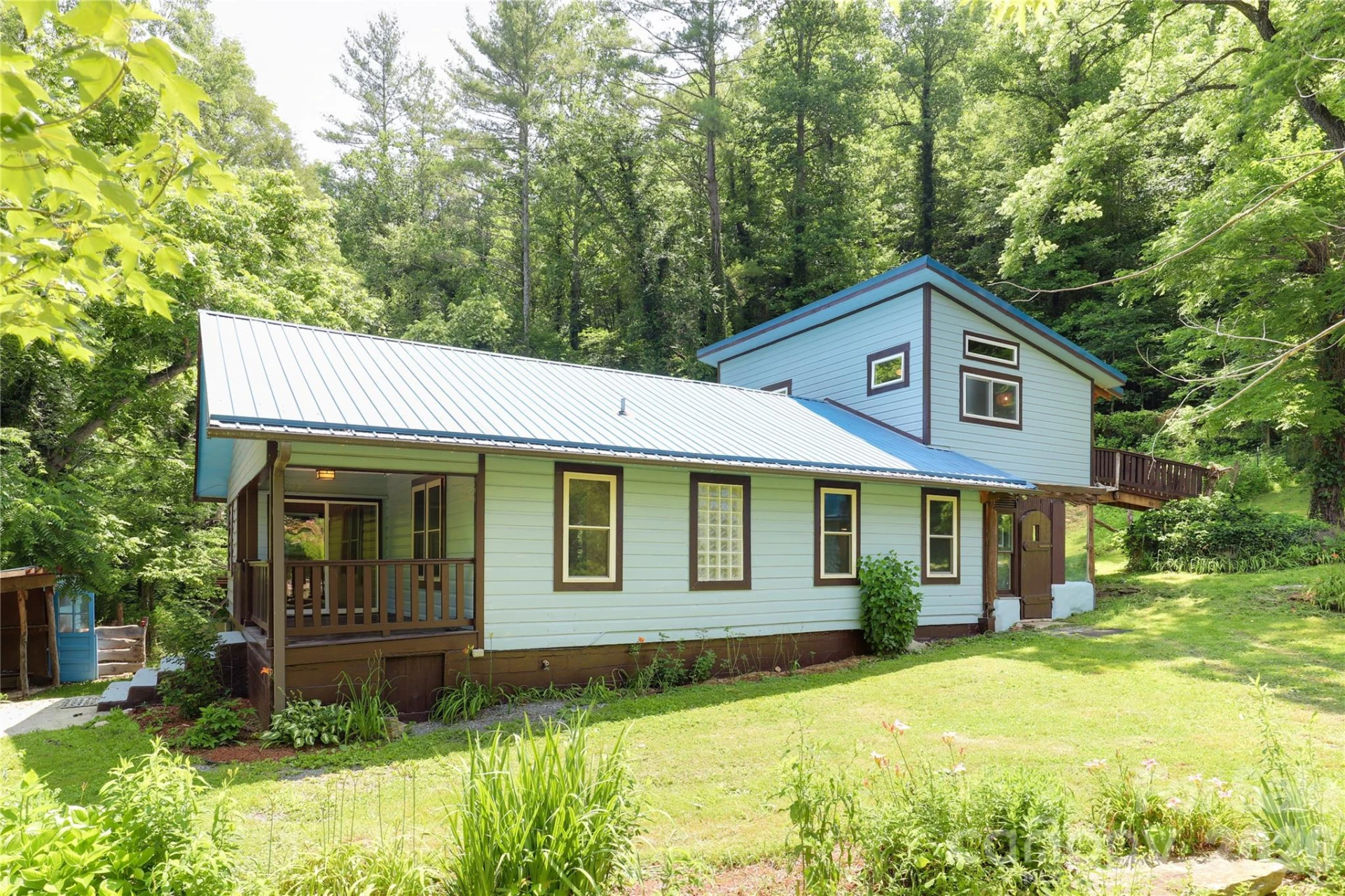435 Mountain Cove Road - Photo 2