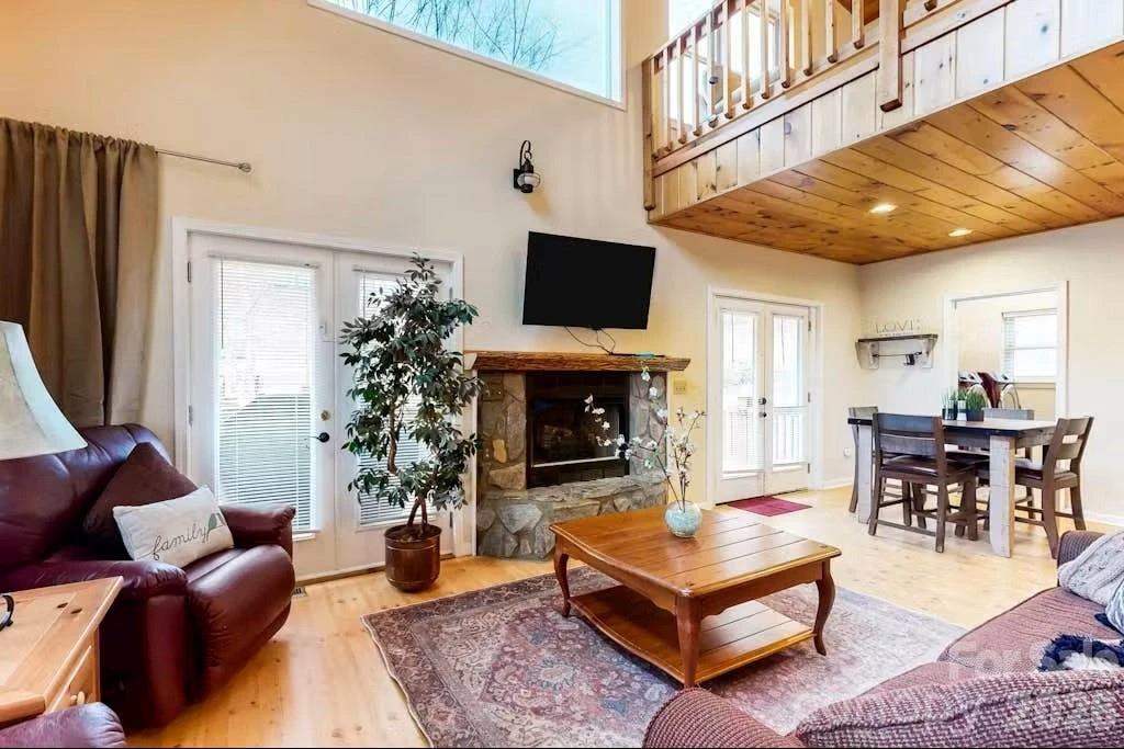 210 Tanner Trail - Photo 4