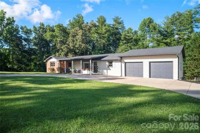 98 Pinecrest Lane, Hendersonville, NC, 28739