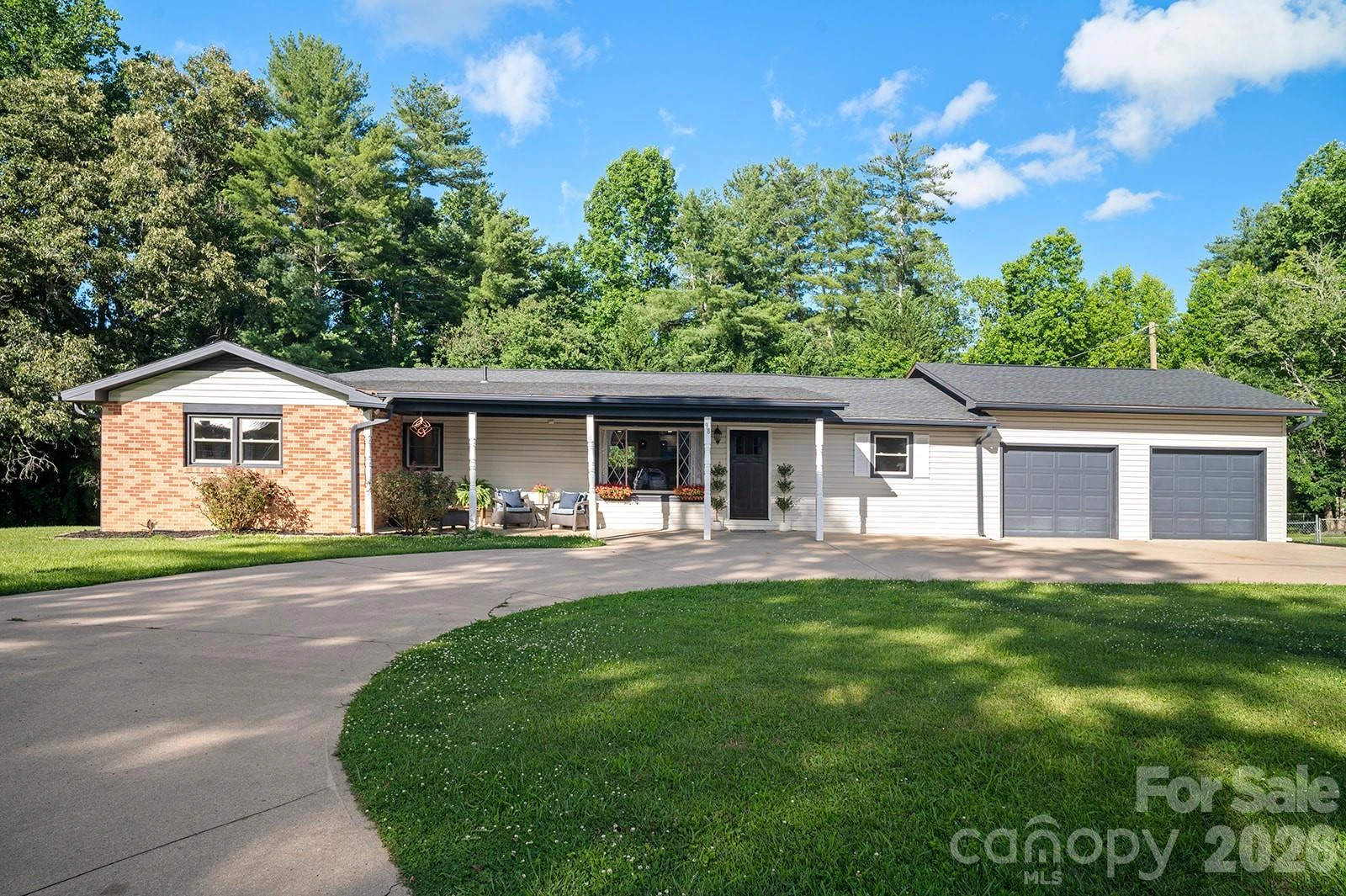 98 Pinecrest Lane - Photo 2
