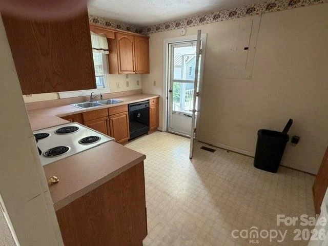 620 Rutherford Road - Photo 3