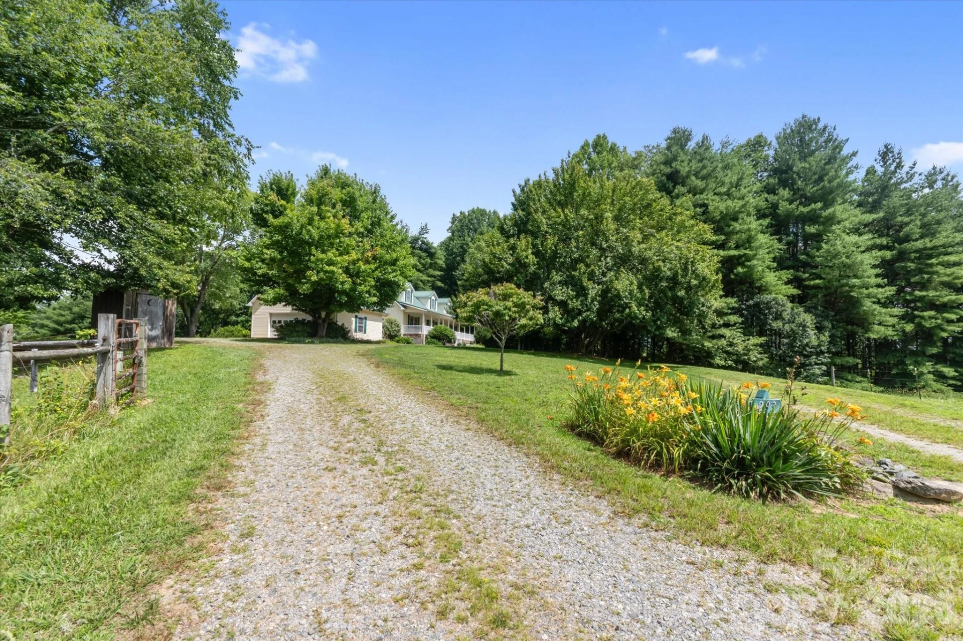 293 Sun Meadow Lane - Photo 43