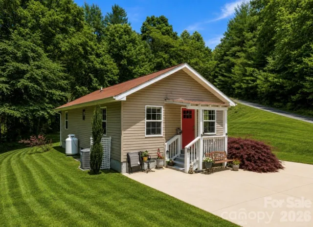54 Thad Johnson Road, Saluda, NC, 28773