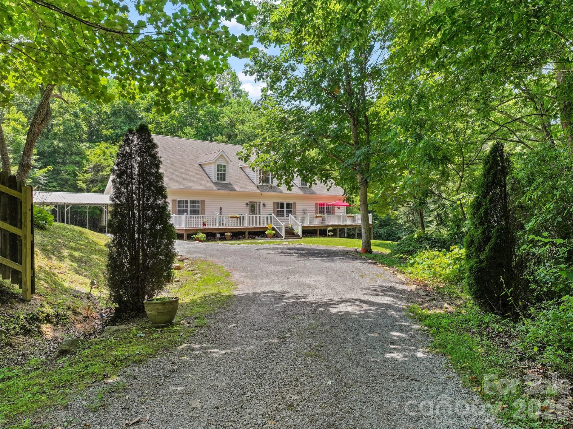 165 Sequoyah Drive - Photo 2