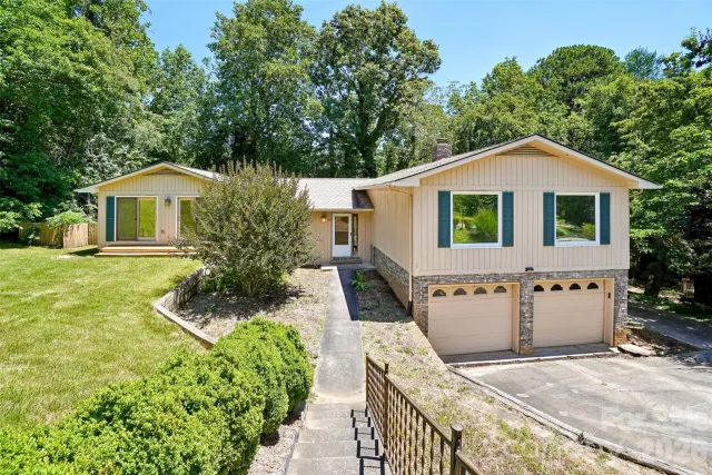 51 Wake Robin Way, Asheville, NC, 28805
