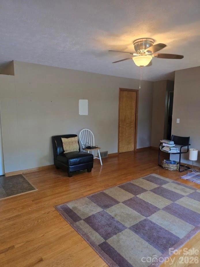 629 Willow Road - Photo 5
