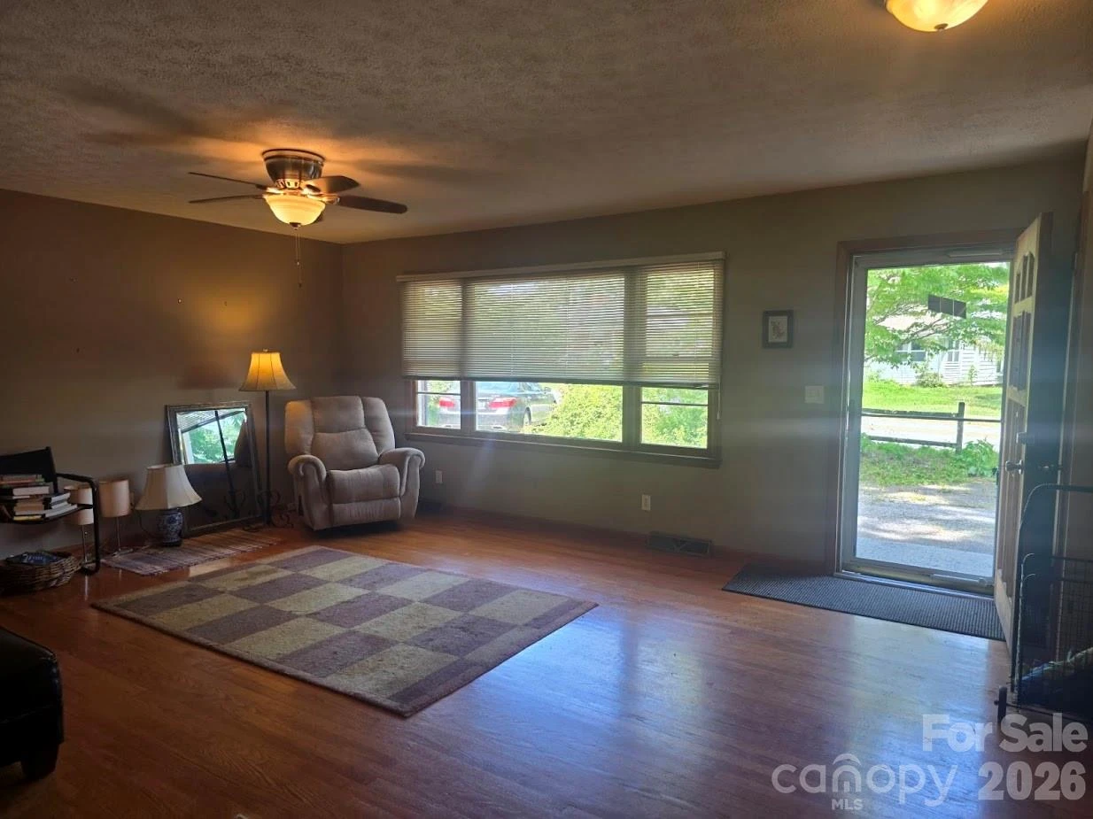 629 Willow Road - Photo 6