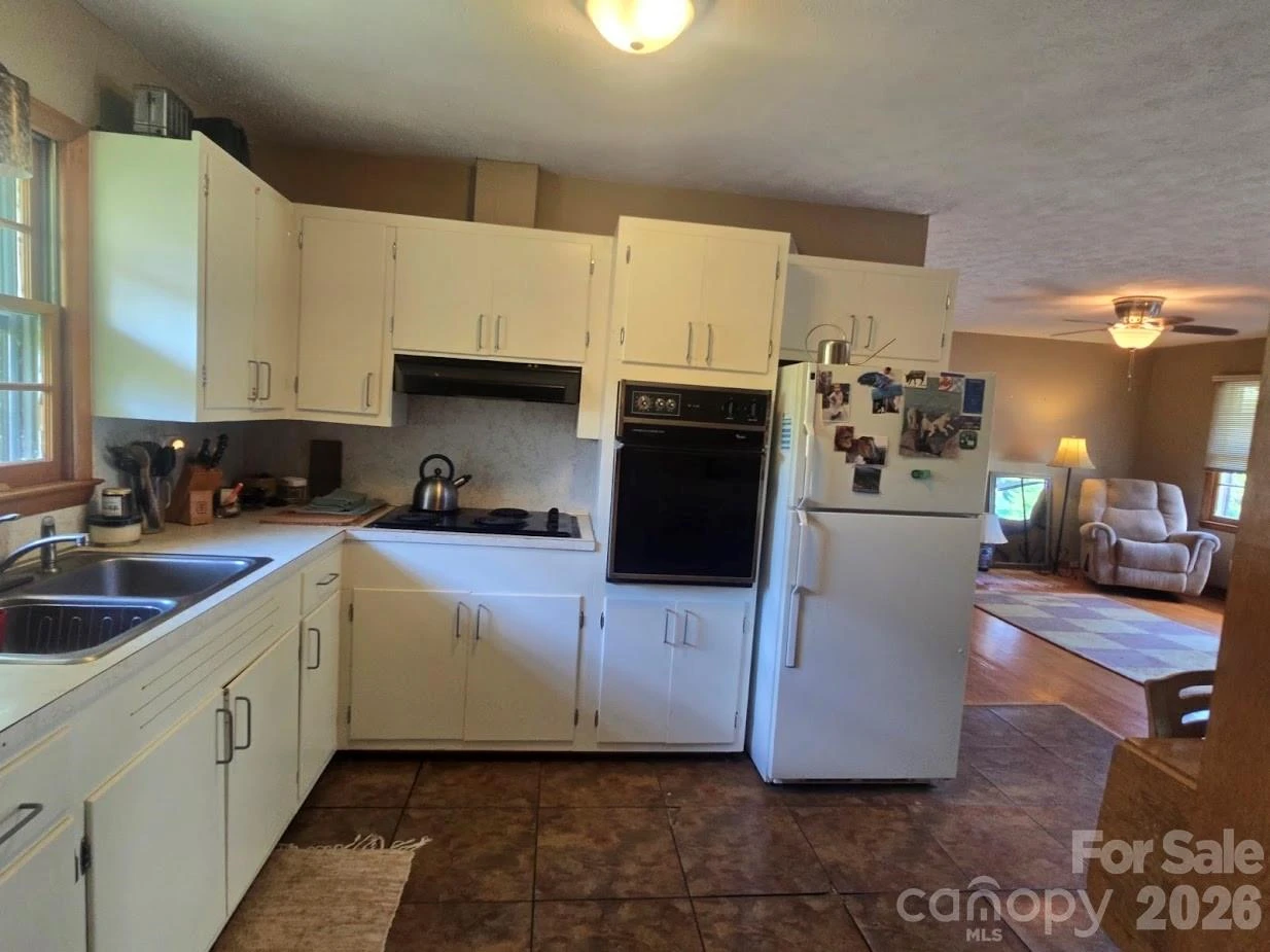 629 Willow Road - Photo 8