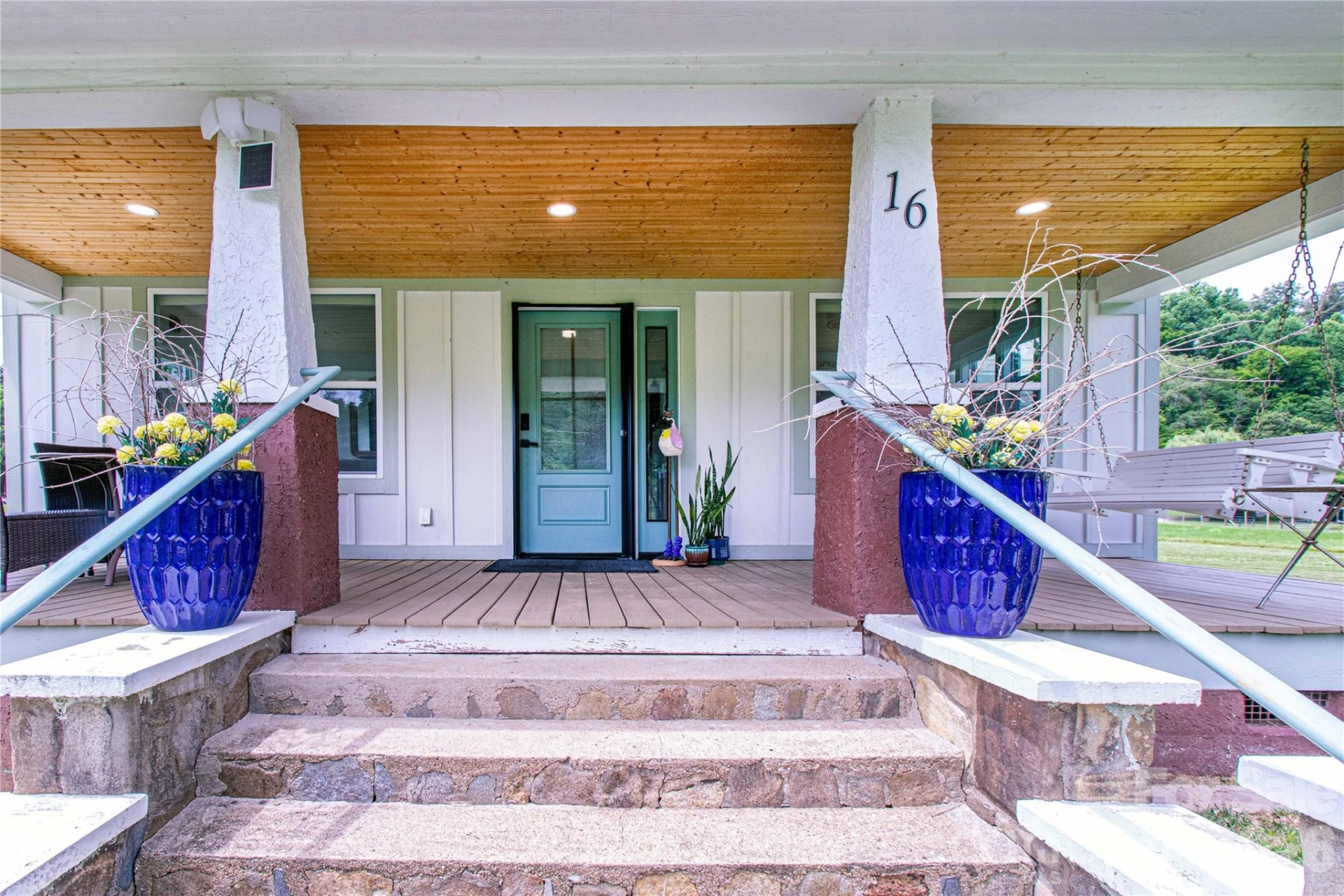 16 Riverside Drive - Photo 3