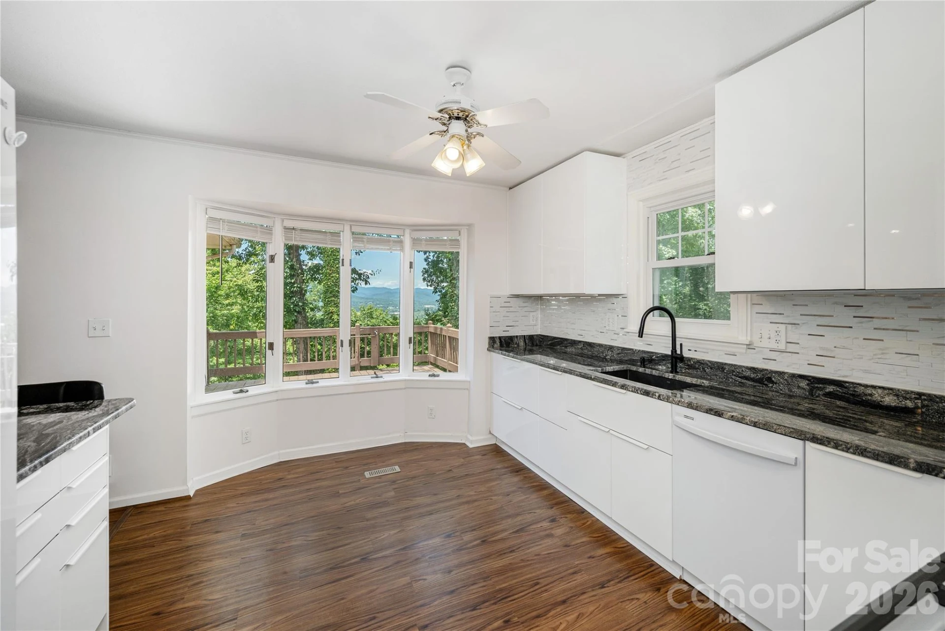 615 Goldview Drive - Photo 16