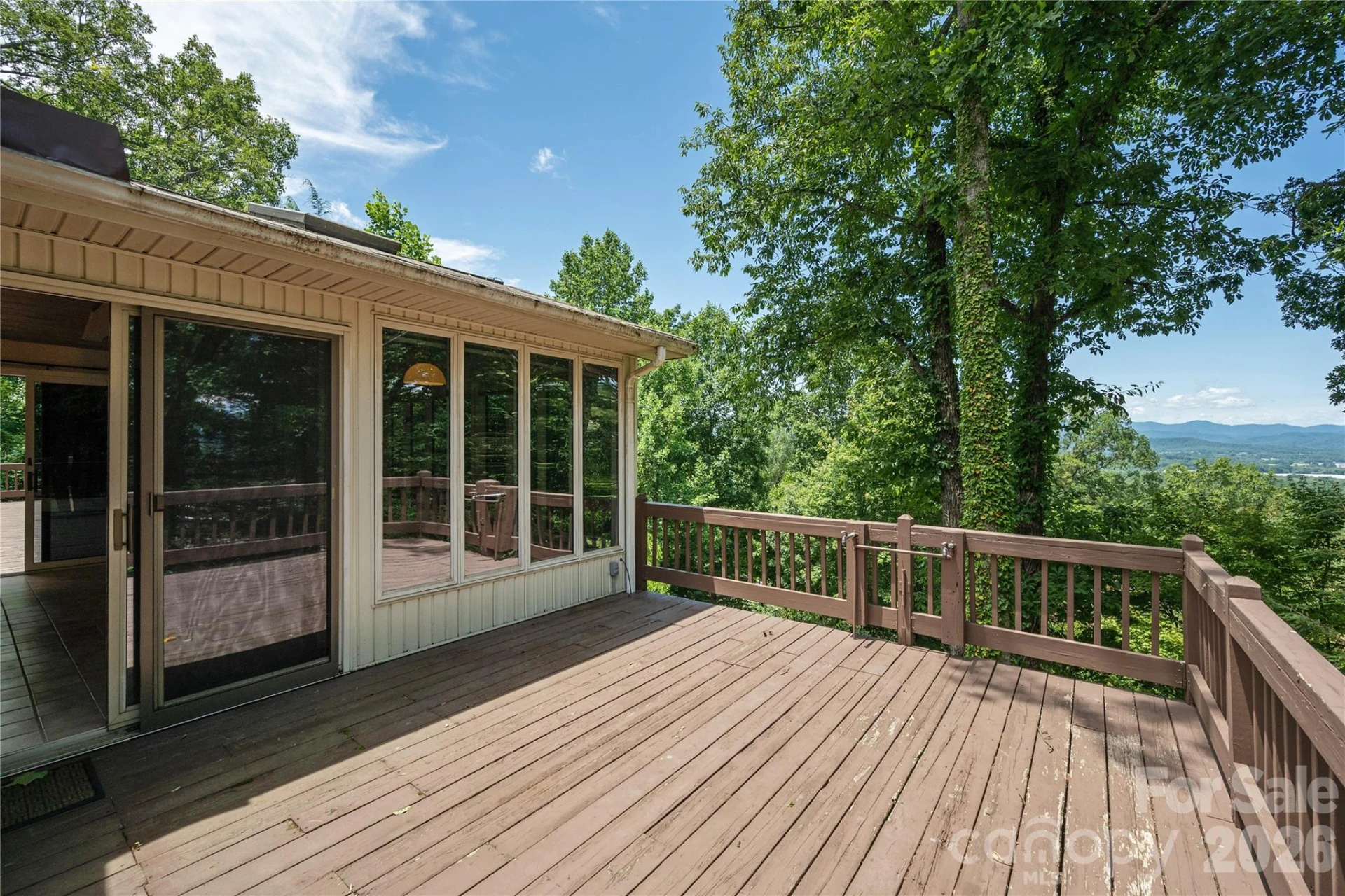615 Goldview Drive - Photo 3