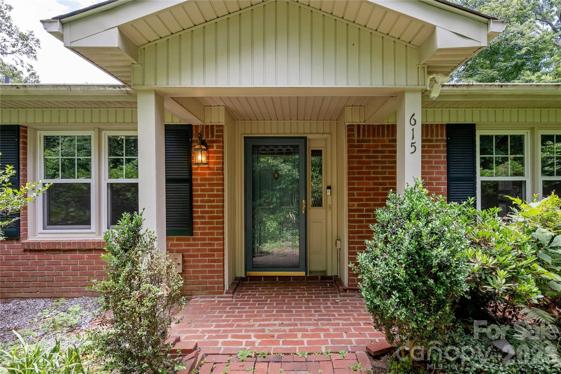 615 Goldview Drive - Photo 6