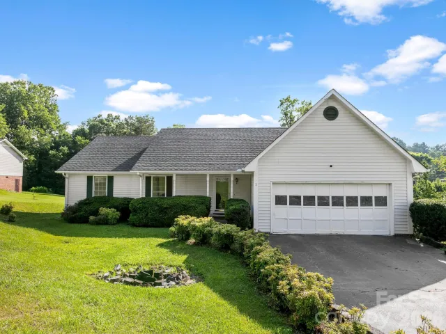 1 Strathmore Drive, Arden, NC, 28704