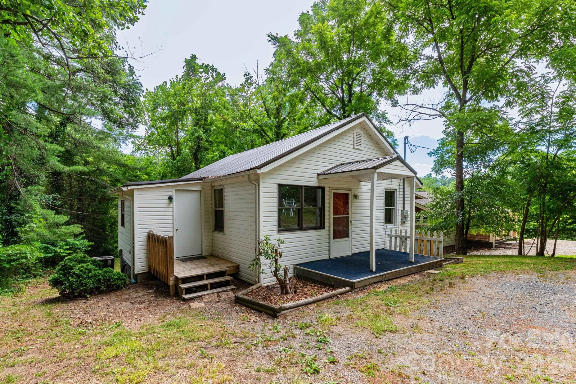 129 Shelburne Road - Photo 3