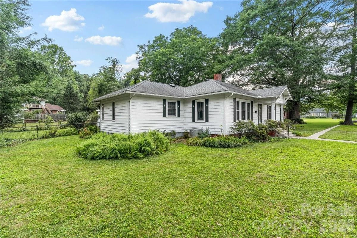 196 French Broad Street - Photo 2