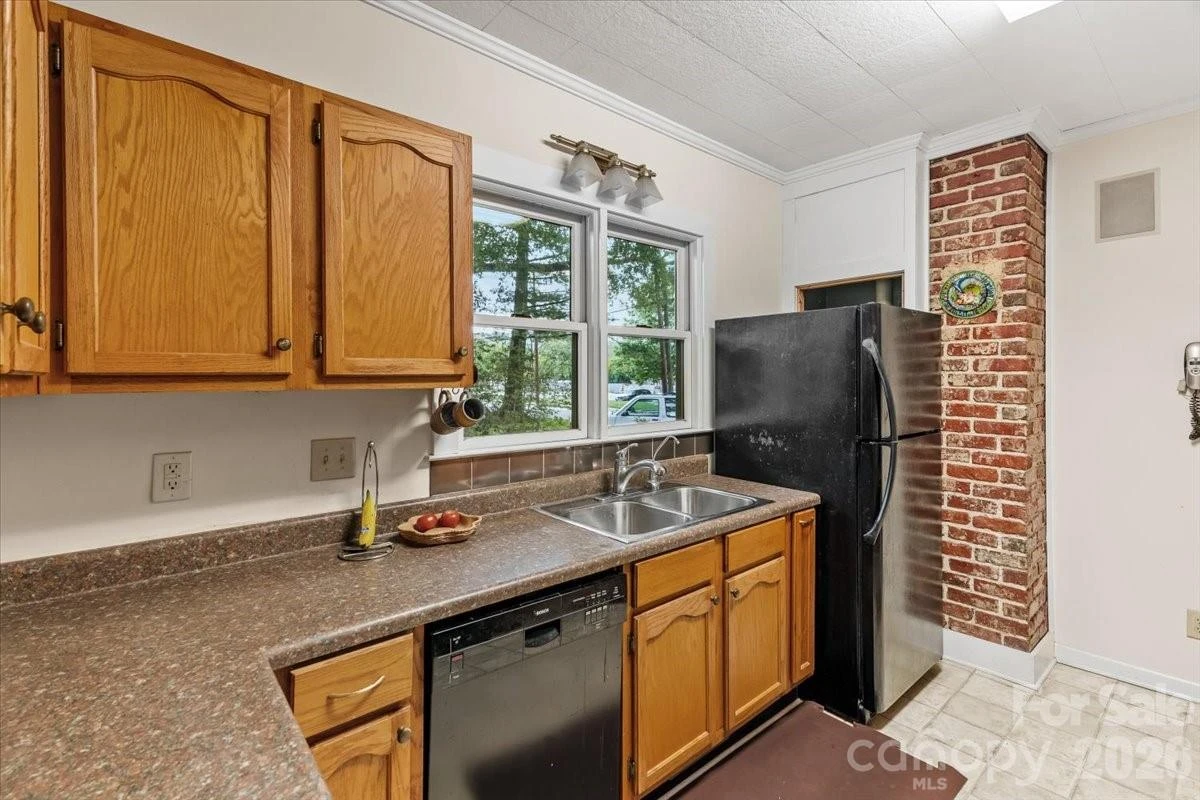 196 French Broad Street - Photo 20